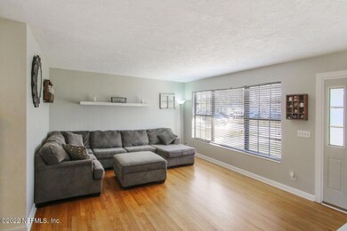 752 Acapulco Rd, Jacksonville, FL 32216 - photo 4