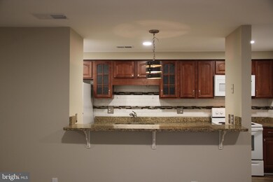 17050 Capri Ln unit 302, Dumfries, VA 22026 - photo 5