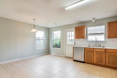 7909 Dyer St, Houston, TX 77088 - photo 3