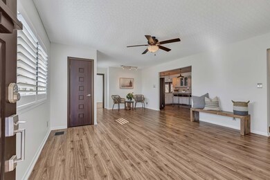 330 W Burbank St, Fredericksburg, TX 78624 - photo 3