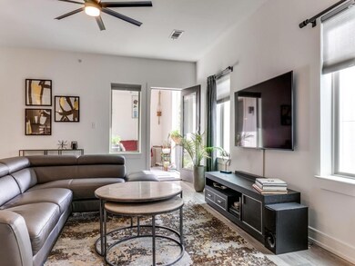 5718 Mccommas Blvd unit 202, Dallas, TX 75206 - photo 2