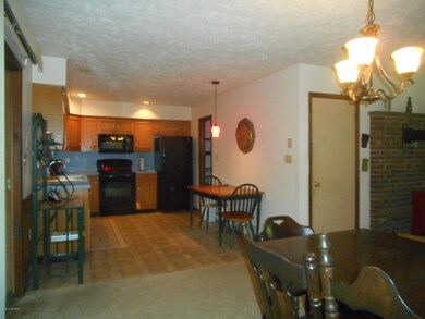 Dining into Kitchen