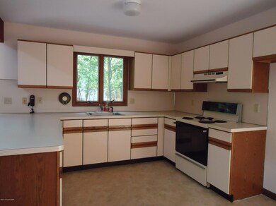 46 Pool Dr, Jim Thorpe, PA 18229 - photo 3