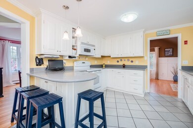 1 Parmenter Rd, Framingham, MA 01701 - photo 6