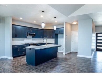 4252 Forsythia St, Springfield, OR 97478 - photo 6