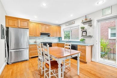 158 Park Ave, Harrison, NY 10528 - photo 4