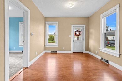 1813 Mallory St SW, Cedar Rapids, IA 52404 - photo 4