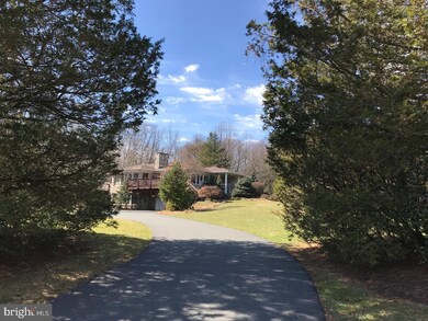 4824 Skytop Dr, Emmaus, PA 18049 - photo 3