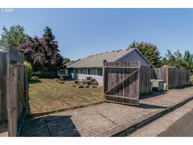 1148 Ash Grove Loop, Creswell, OR 97426 - photo 5