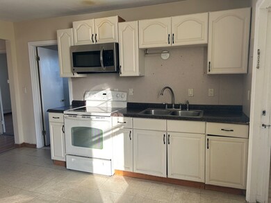 569 Winthrop St unit 2, Rehoboth, MA 02769 - photo 2