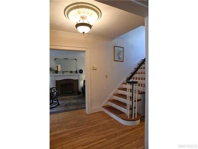 Foyer.