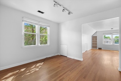 unlisted-address, Chicago, IL 60613 - photo 3