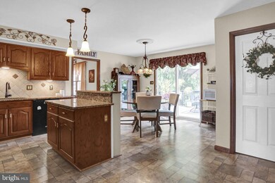 816 Beyer Ave, Reading, PA 19605 - photo 6