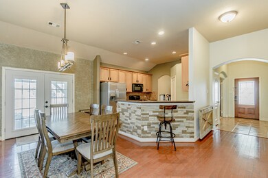 1051 Luke Dr, Alvin, TX 77511 - photo 2