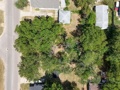 1201 N Center Ave, Bethel Acres, OK 74801 - photo 2