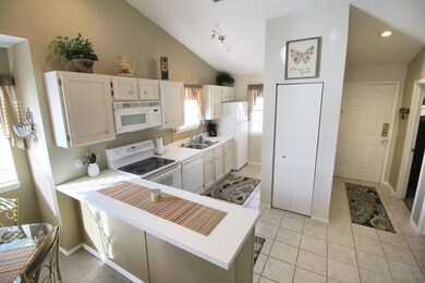 Kitchen with Breakfast Bar