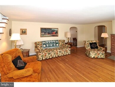 1407 Marlyns Ln, North Wales, PA 19454 - photo 3