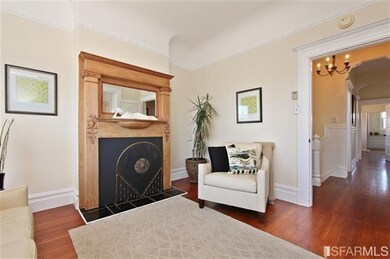 Upper flat – three bedroom, 1 bath (6 rooms, owner