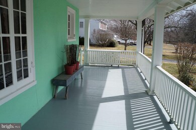 811 W Main St, Purcellville, VA 20132 - photo 4