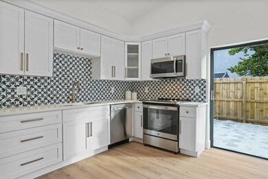 9151 Bedford Dr, Boca Raton, FL 33434 - photo 6