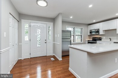 1621 Nathan Ln, Herndon, VA 20170 - photo 4