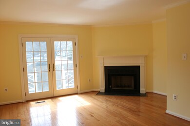 12837 Mill Brook Ct, Woodbridge, VA 22192 - photo 5