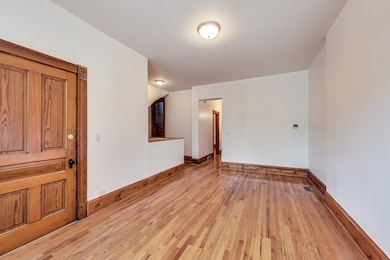 1138 W Addison St unit 1, Chicago, IL 60613 - photo 3