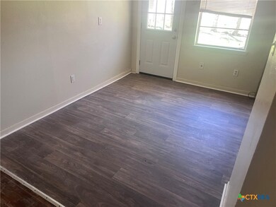 606 Mary St, Copperas Cove, TX 76522 - photo 3