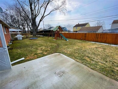38 Greenwood Cir, North Tonawanda, NY 14120 - photo 3