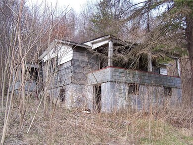 Old home, needs torn down.  DO NOT ENTER
