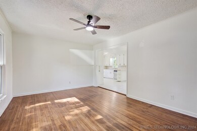 114 W Pittsburg Place, Broken Arrow, OK 74012 - photo 6