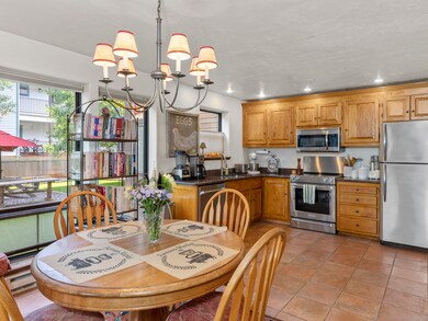 134 South Tomboy Drive-018-024-Dining Ro