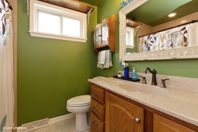 3511 Sigwalt St, Rolling Meadows, IL 60008 - photo 5