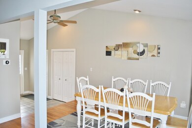 10 Dora St, Nashua, NH 03060 - photo 4