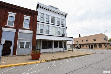 138 S Main St, Virginia, IL 62691 - photo 3