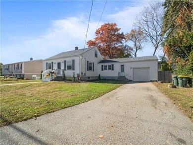 14 Penbryn Ave, Smithfield, RI 02917 - photo 3