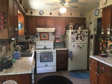 1345 Parkview Dr, Wellsville, OH 43968 - photo 3