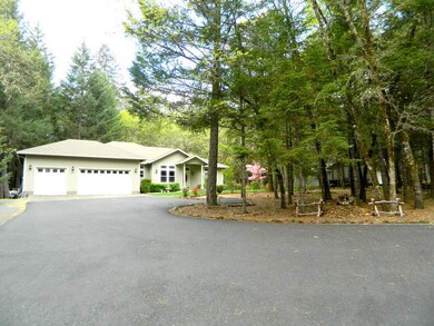 892 Barker Dr, Merlin, OR 97532 - photo 2