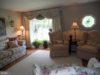 8306 Gentle Brook Ct, Laurel, MD 20723 - photo 4