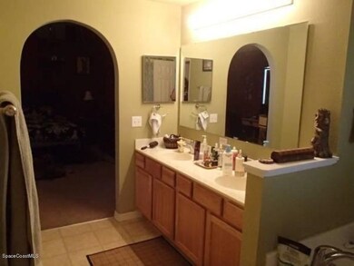 1792 Sawgrass master bath