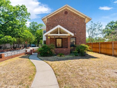 410 N Anglin St, Cleburne, TX 76031 - photo 2