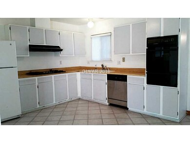 Property Photo. Open and bright kitchen