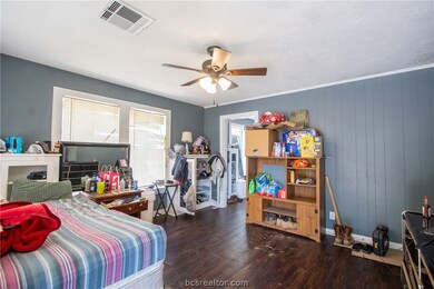 Laminant flooring.