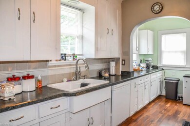 Updated kitchen with fantastic cabinet space!