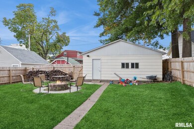 1137 E Denison Ave, Davenport, IA 52803 - photo 4