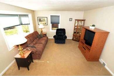 136 Walnut Hill Ln, Havertown, PA 19083 - photo 3