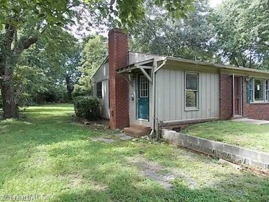 217 Greenvale Rd, Asheboro, NC 27203 - photo 2