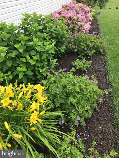 601 Franklin Square Dr, Chambersburg, PA 17201 - photo 4