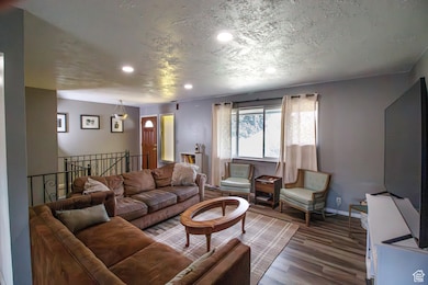 337 Birchwood Dr, Orem, UT 84057 - photo 2