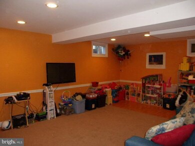 1592 Brimfield Cir, Sykesville, MD 21784 - photo 7